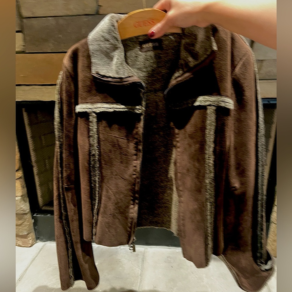Authentic suede leather Guess jacket. Size Small in rich brown color.